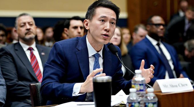 El CEO de TikTok, Shou Zi Chew, no salió muy bien librado de la audiencia en el Congreso.
