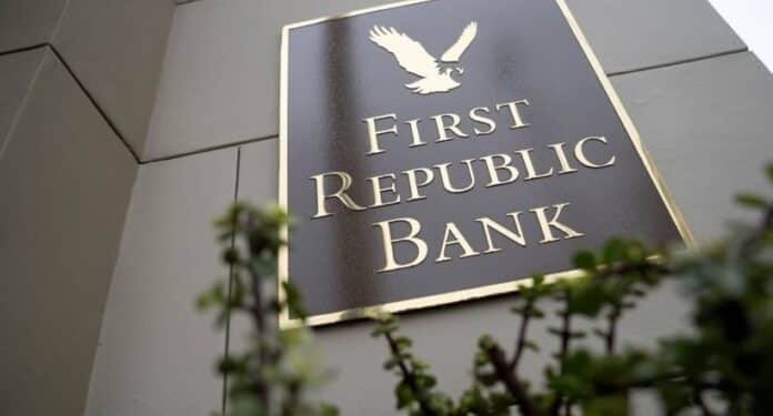 Directivos del First Republic Bank vendieron $ 11,8 millones en acciones antes del desplome