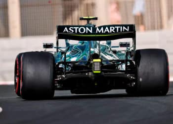 Podio de Alonso en Baréin eleva acciones de escudería Aston Martin un 15,3%