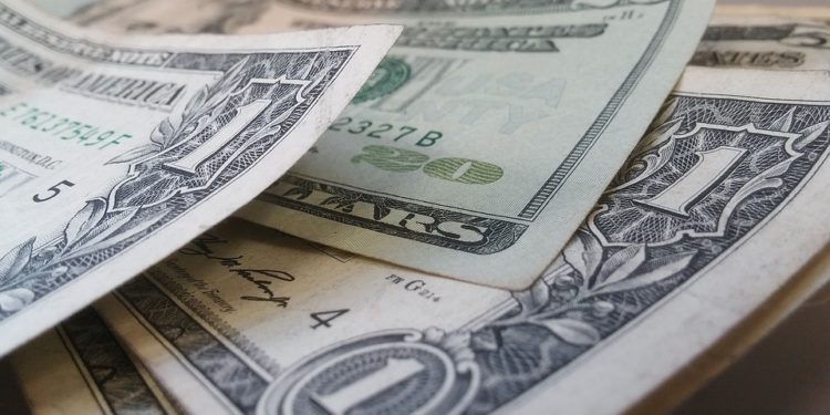Familia venezolana debe tener un ingreso mensual de 2.260 dólares