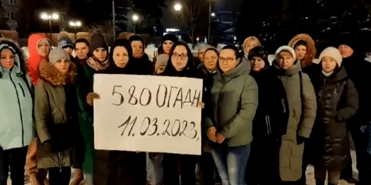 Madres rusas reclaman a Putin que está enviando soldados «al matadero»