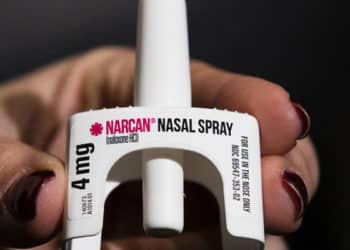 Ahora el Narcan o Naloxona, se comercializa en forma de spray nasal, sin necesidad de récipe médico.