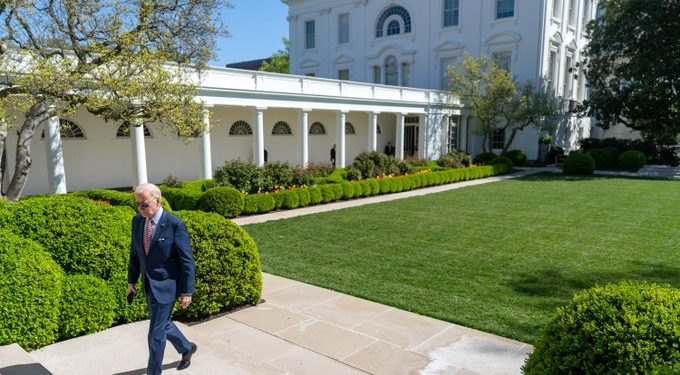 Biden viaja a Irlanda para asistir a los actos que celebran 25 años de paz