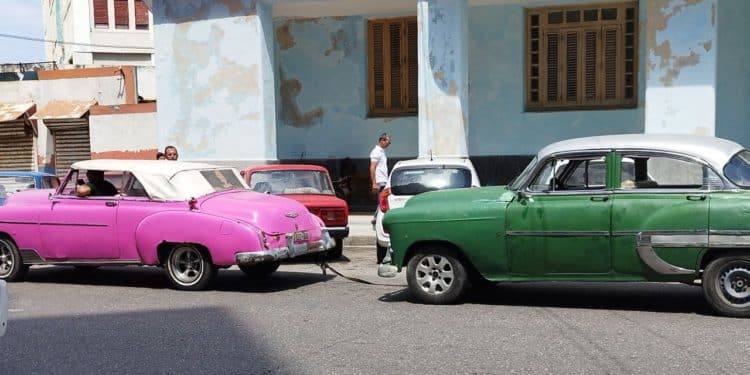 Cuba se paraliza por crisis de combustible