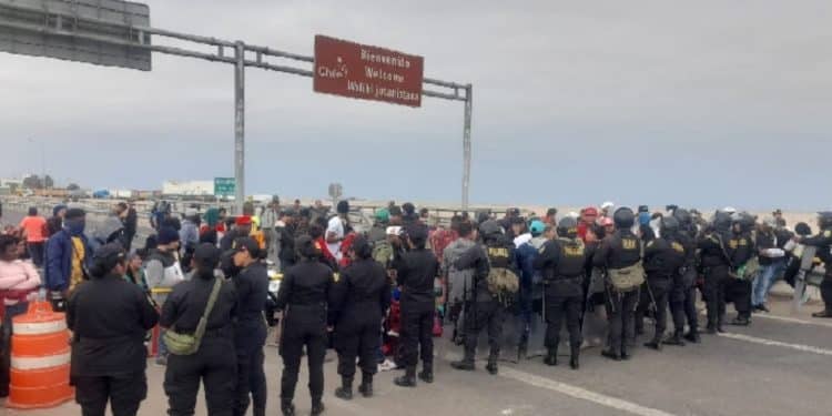 Chile y Perú enfrentados por crisis migratoria