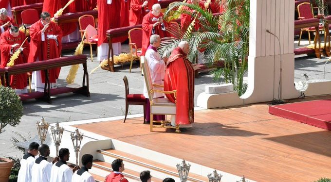 Tras haber sido dado de alta: El papa Francisco dirigió la misa de Domingo de Ramos