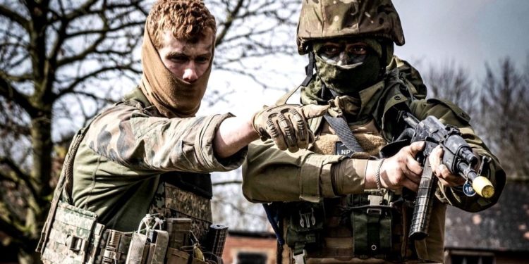 Ucrania aglutina fuerzas entrenadas para utilizar los suministros de armas occidentales