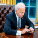 Biden critica recortes de gastos exigidos por republicanos