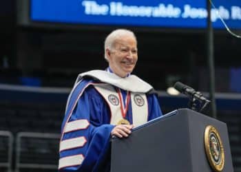 Biden asegura que la supremacía blanca es “la amenaza terrorista más peligrosa” del país