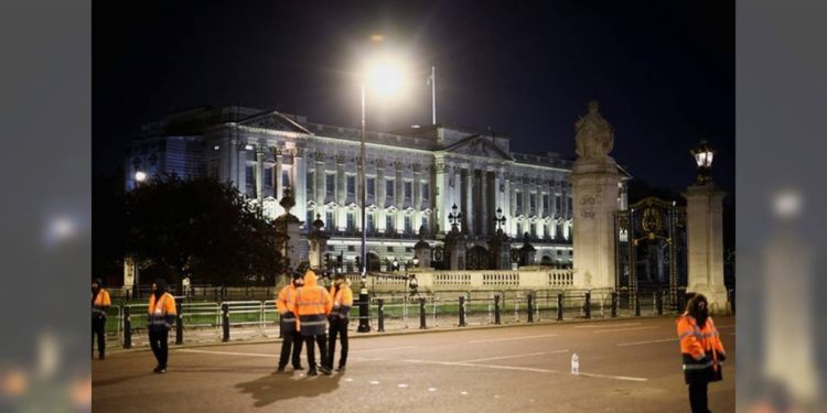 Criador de perros provocó pánico en el Palacio de Buckingham