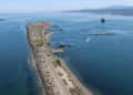 En la costa norte de la península olímpica de Washington, está el istmo Ediz Hook, zona que podría ser arrasada en cualquier momento.