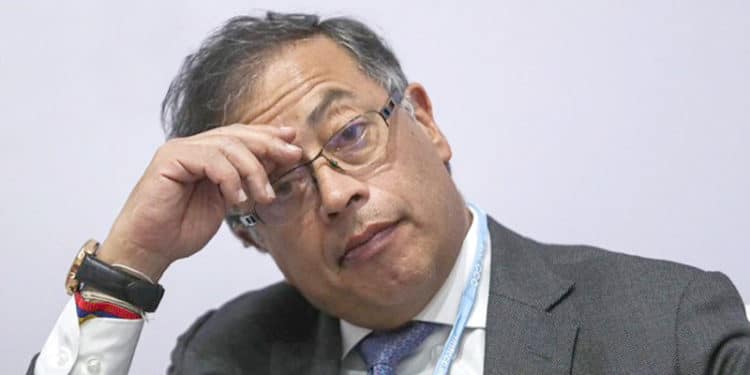 Colombia: aprobación de Gustavo Petro sigue cayendo estrepitosamente