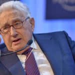 Para Henry Kissinger, China y EEUU, tienen menos de 10 años, para corregir el rumbo. Ambas naciones consideran que la otra representa un peligro.