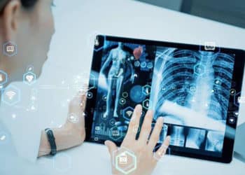 La Inteligencia Artificial, como creación humana, es susceptible de tener fallas. Por eso su uso en medicina debe ser supervisada.