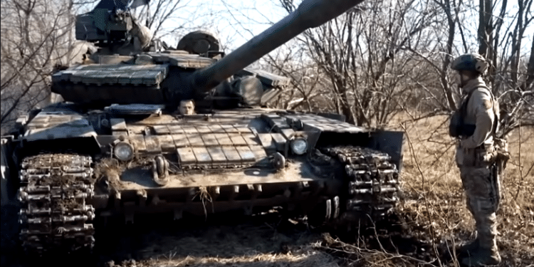 Putin envía tanques de la era soviética a la ofensiva contra Ucrania
