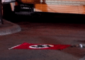 Conductor que estrelló su camión contra cerca de la Casa Blanca llevaba una bandera nazi