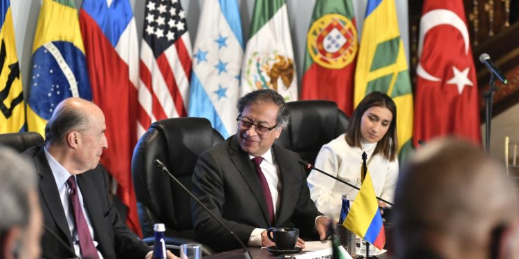 La conferencia sobre el chavismo en Bogotá parece haber sido un esfuerzo para levantar las sanciones y nada más