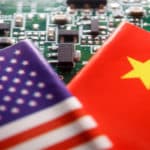 En la guerra tecnológica entre China y EEUU, nadie se favorece, mientras la economía global se perjudica.