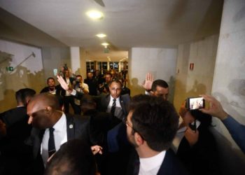 Así culminó la visita de Maduro a Brasil: golpes y empujones a periodistas y abucheos en el Congreso