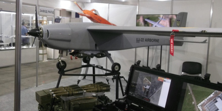 Dron UJ22