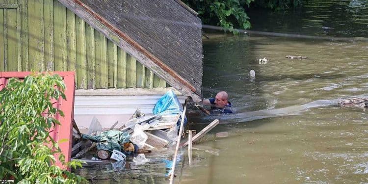 Inundaciones por ruptura de represa Kajovka