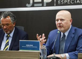 Pese a pedido de Petro: Fiscal de la CPI no investigará crímenes en Colombia