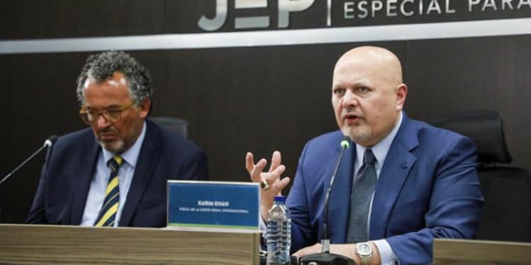 Pese a pedido de Petro: Fiscal de la CPI no investigará crímenes en Colombia