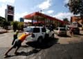 Con las mayores reservas de petróleo del mundo: ¿Por qué escasea el combustible en Venezuela?