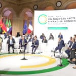 La cumbre climática de París concluyó este viernes con un consenso completo, para reformar en profundidad el sistema financiero mundial.