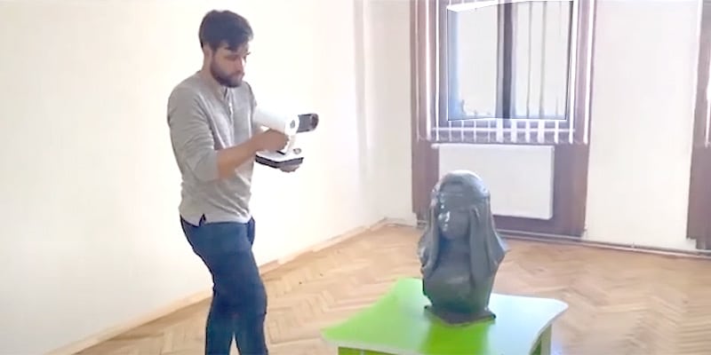 No importa el tamaño de la obra de arte o lugar histórico. Todo es digitalizado en modelos 3D en Ucrania.