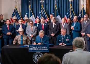 Gobernador Abbott instalará muro flotante sobre el Río Grande en Texas