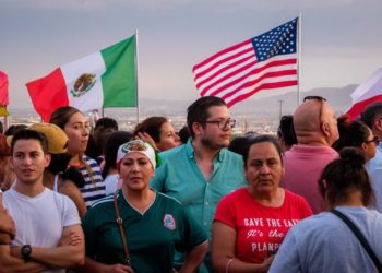 ¿Fin de la lealtad? Votantes hispanos se distancian del Partido Demócrata