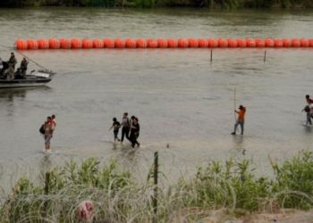 México protesta por instalación de “muro flotante” en Río Bravo