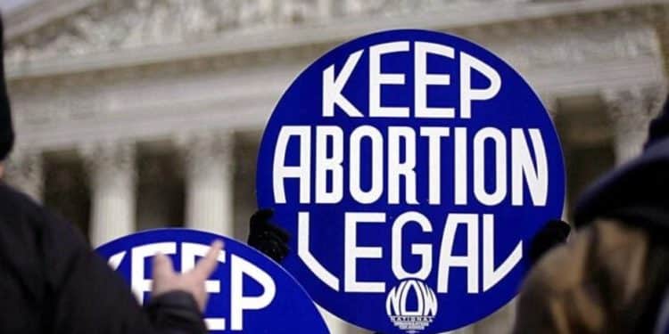 ¡Bloqueado! Juez suspende nueva restricciones al aborto en Iowa