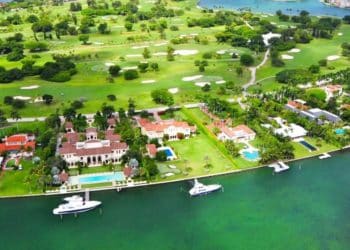 “Bunker de los multimillonarios”: la exclusiva isla que atrae a ricos y sobrealimenta el mercado inmobiliario en Florida