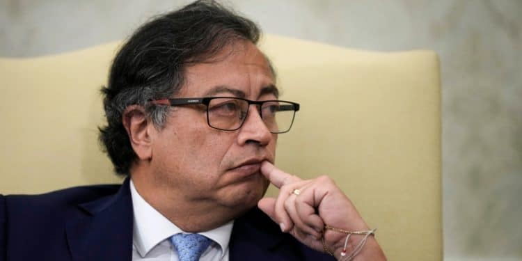 Petro se escapó en Francia y Brasil, Nariño no explica qué hizo el presidente