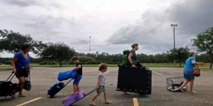 Florida ordena evacuación de 1.6 millones de residentes por llegada del huracán “Idalia”