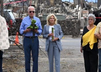 Joe Biden visitó la isla de Maui, dos semanas después de los devastadores incendios forestales