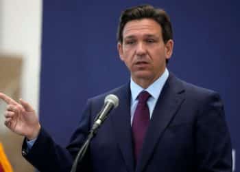 DeSantis responde de frente a Harris por comentarios sobre educación racial en Florida