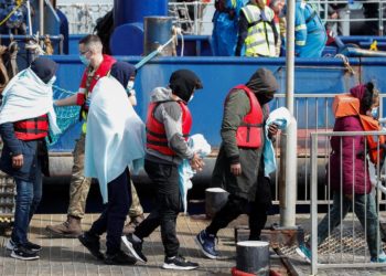 Londres quiere controlar a los migrantes con brazaletes GPS