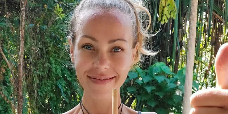 Influencer que promovía vida vegana muere de inanición