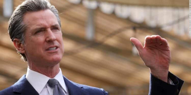 Inesperado: gobernador de California veta agresiva ley de custodia para niños con disforia de género