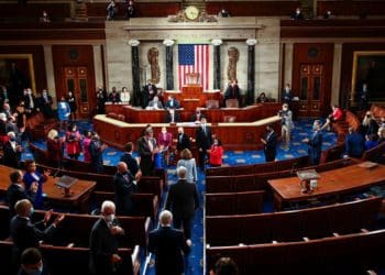 Republicanos buscan prohibir ante el Congreso los libros con contenido sexual en escuelas