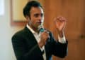 Vivek Ramaswamy responde dudas sobre su religión a cristianos conservadores