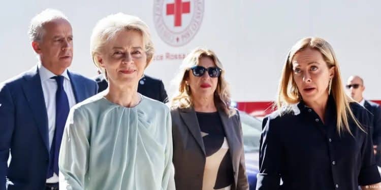 Von Der Leyen responde petición de Meloni: visita Lampedusa y activa plan de emergencia