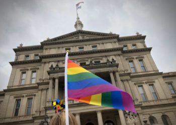 Corte Suprema de Michigan ordena a jueces referirse a abogados y demandados con el «pronombre que deseen»
