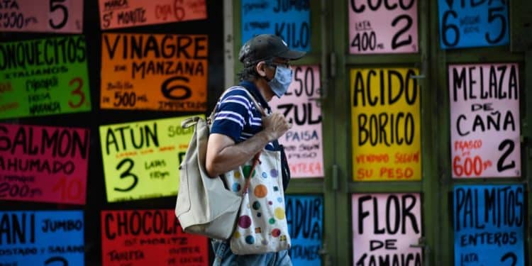 El bolívar vale menos, los productos cuestan más: inflación en Venezuela se disparó en agosto