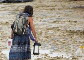 Burning Man 2023: La fiesta progresista que terminó hundida en un pantano atrapando a 70.000 personas