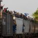 Empresa ferroviaria más grande de México suspende trenes de carga ante creciente flujo de migrantes