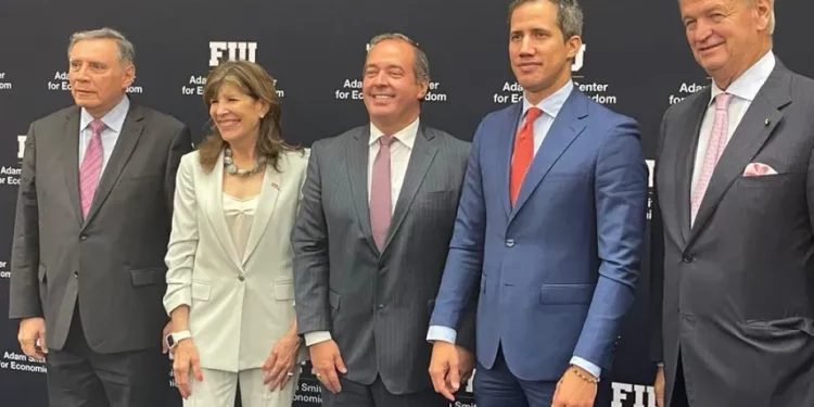 Juan Guaidó anuncia su incorporación a la Universidad Internacional de Florida como profesor